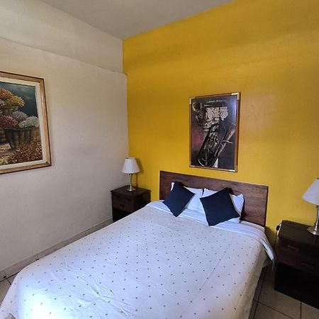 Flying Dog Hostel Lima Bagian luar foto