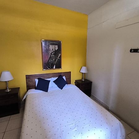 Flying Dog Hostel Lima Bagian luar foto