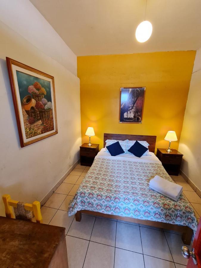 Flying Dog Hostel Lima Bagian luar foto
