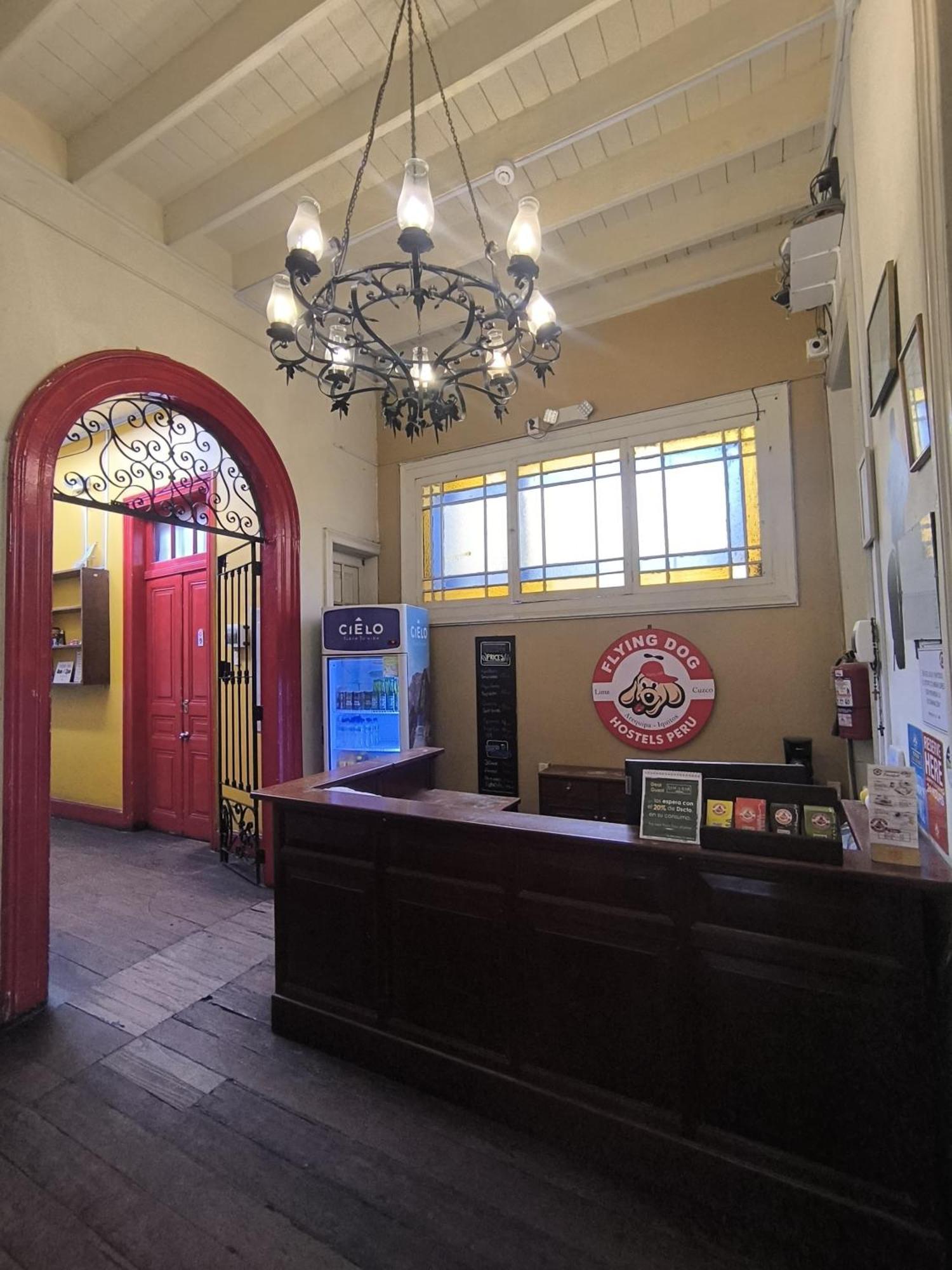 Flying Dog Hostel Lima Bagian luar foto