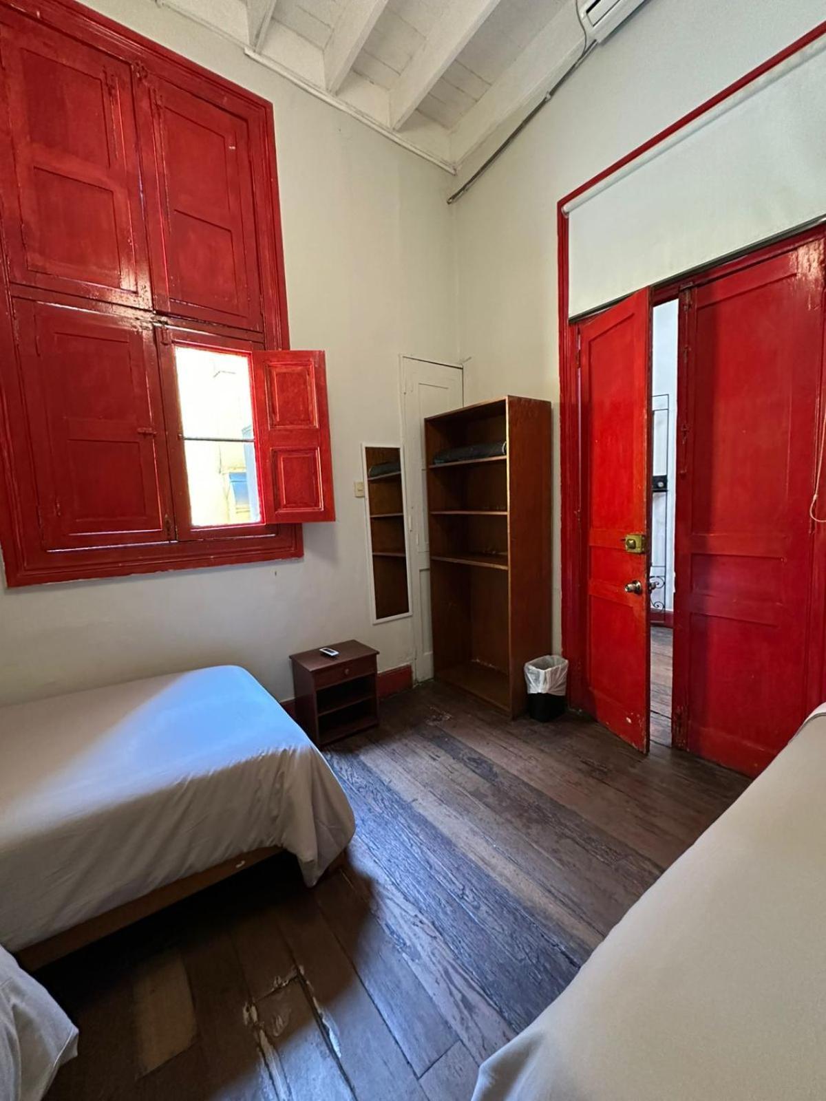 Flying Dog Hostel Lima Bagian luar foto
